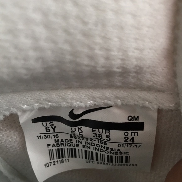 Nike Blazer Mid SE Shoes - Picture 7 of 8